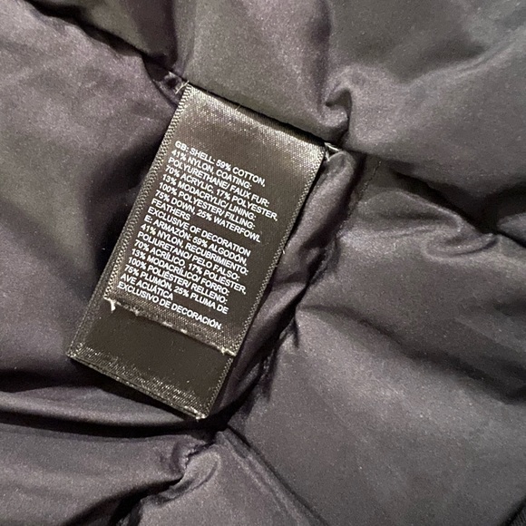 North Face Women’s Parka - Size Large - Picture 7 of 9